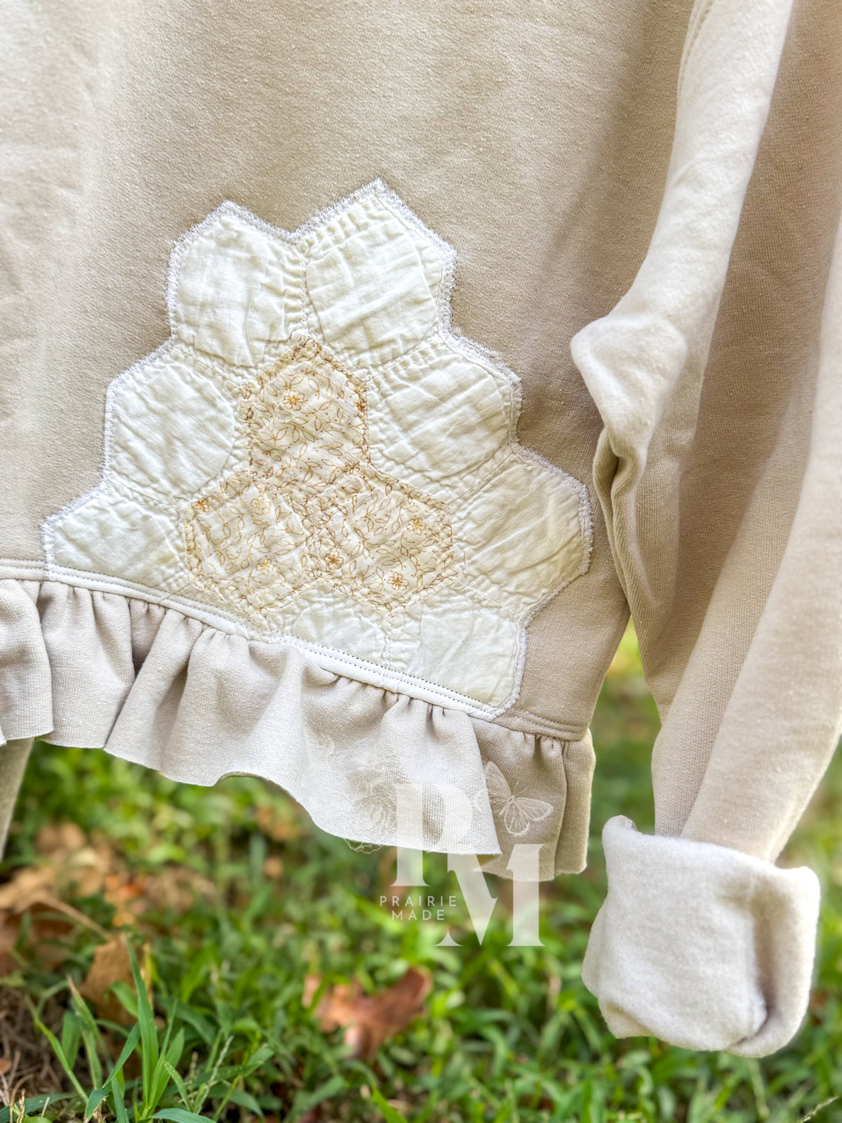 Cropped Crew: Beige (M)