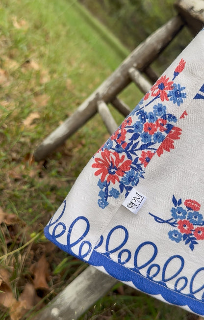 TableTop: Vintage Blue (Small 4/6)