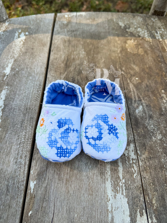 Slippers 6/9- Blue Cross-stitch