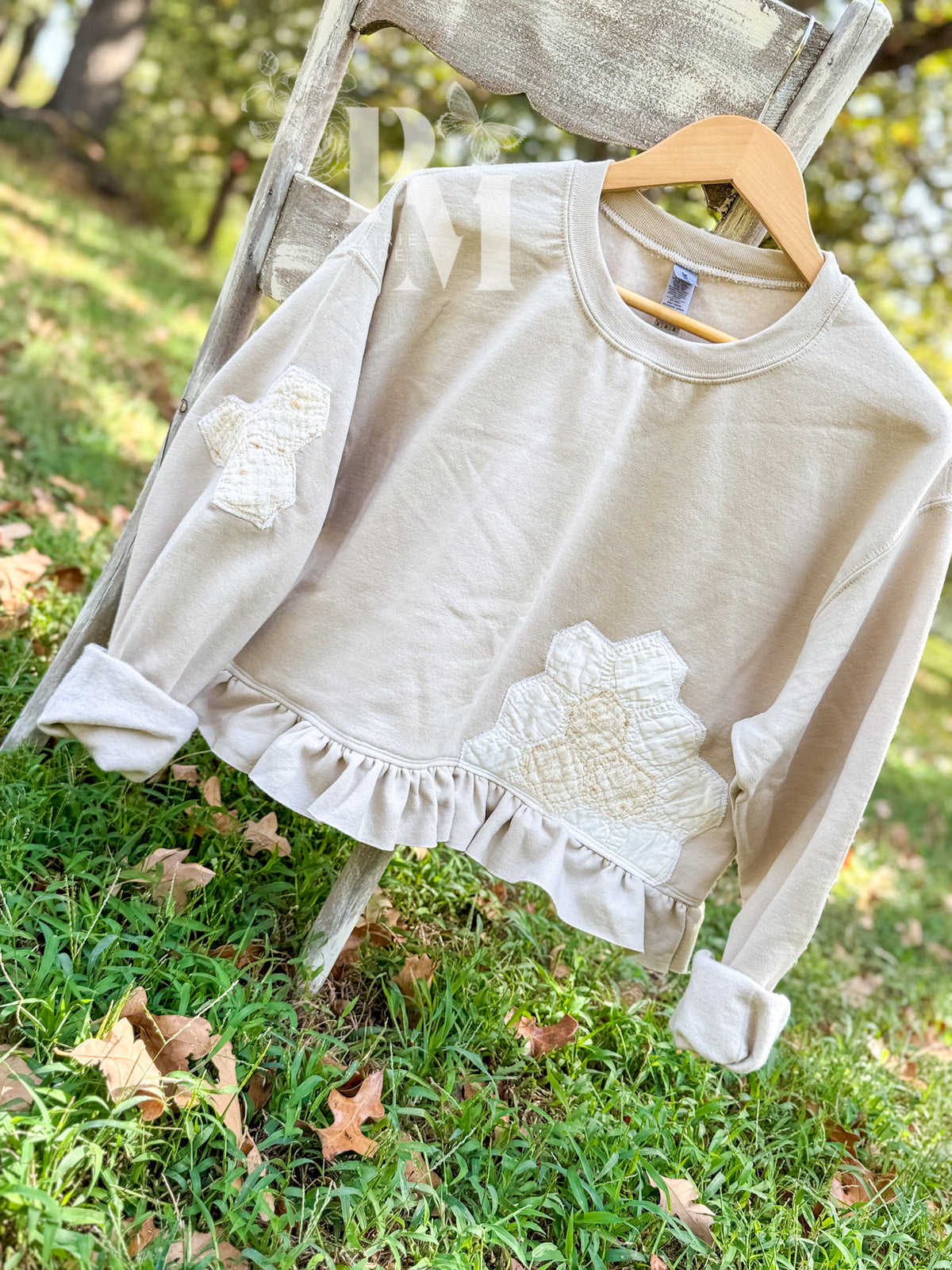 Cropped Crew: Beige (M)